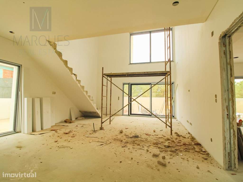 Moradia V3 com 2 Suites, Jardim e Piscina em Pinhal do General-7