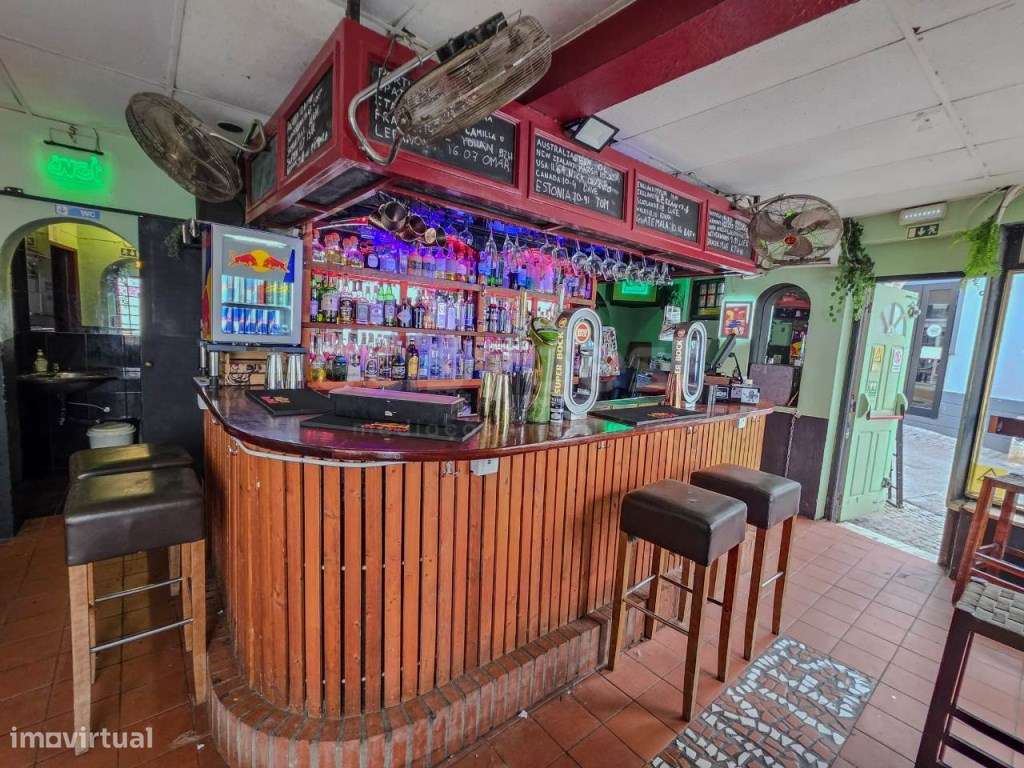 Prédio no Centro Histórico de Lagos - Habitação + Comércio numa das... - Grande imagem: 4/37