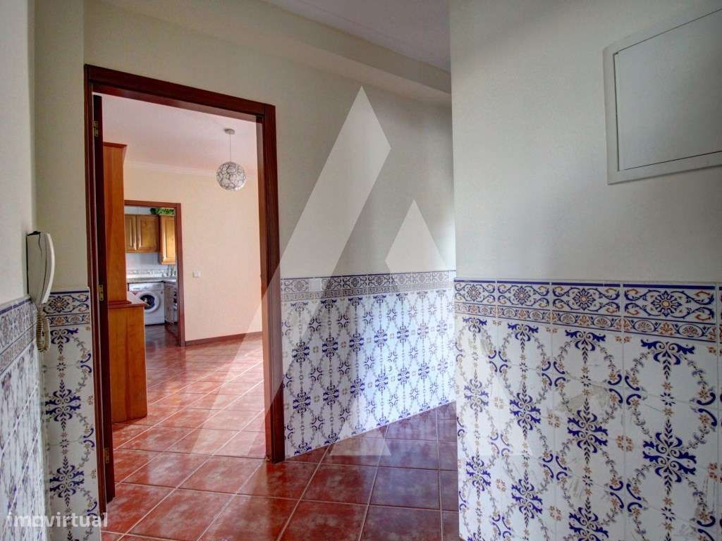 Apartamento T1 com garagem - Grande imagem: 1/25