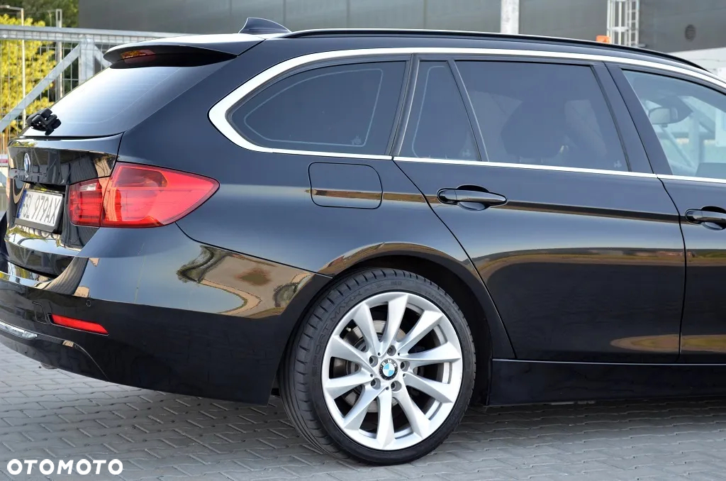 BMW Seria 3 320d Luxury Line - 24