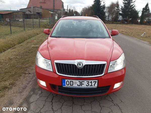 Skoda Octavia 1.6 TDI Ambiente - 2