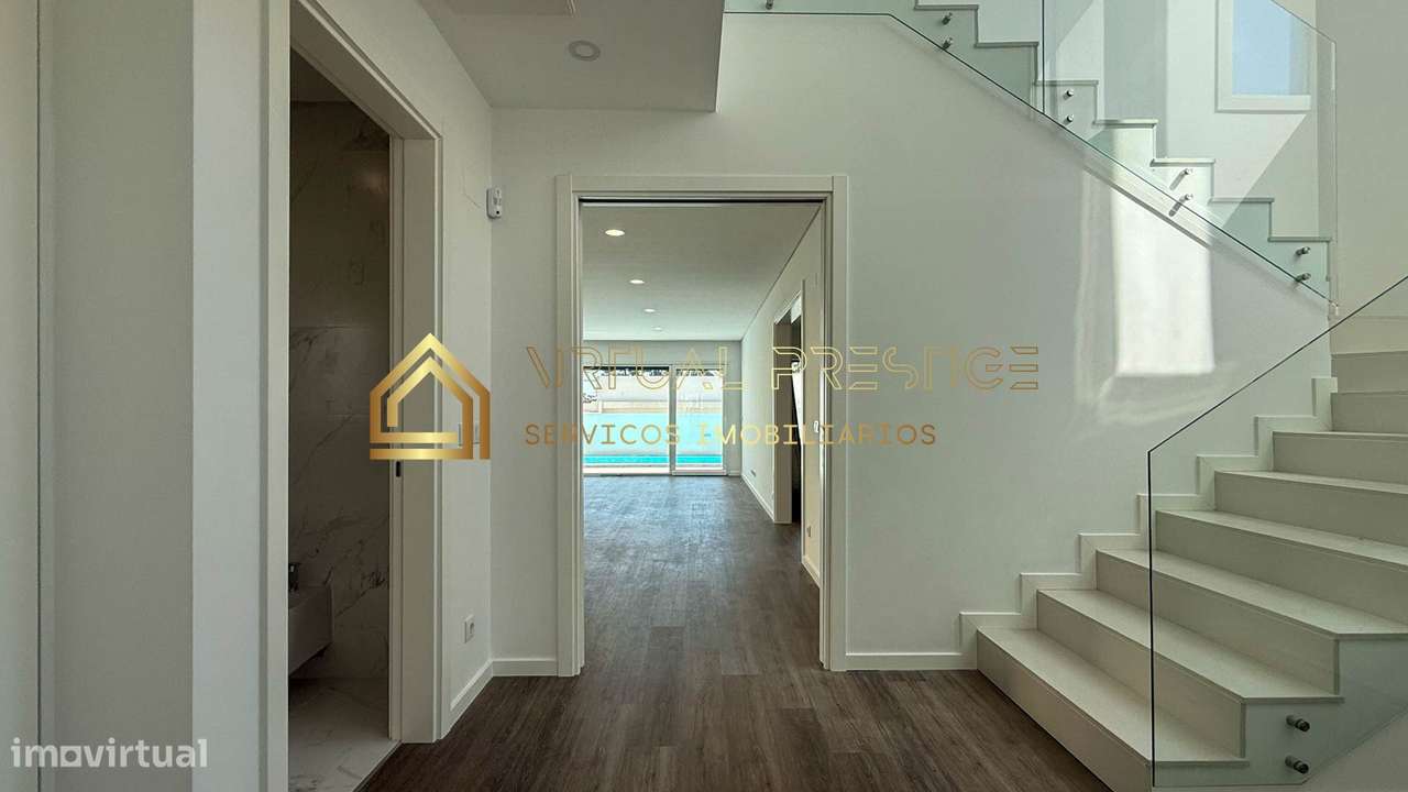 Moradia T4 Nova - 2 Suites - Piscina - Garagem - Valadares-8