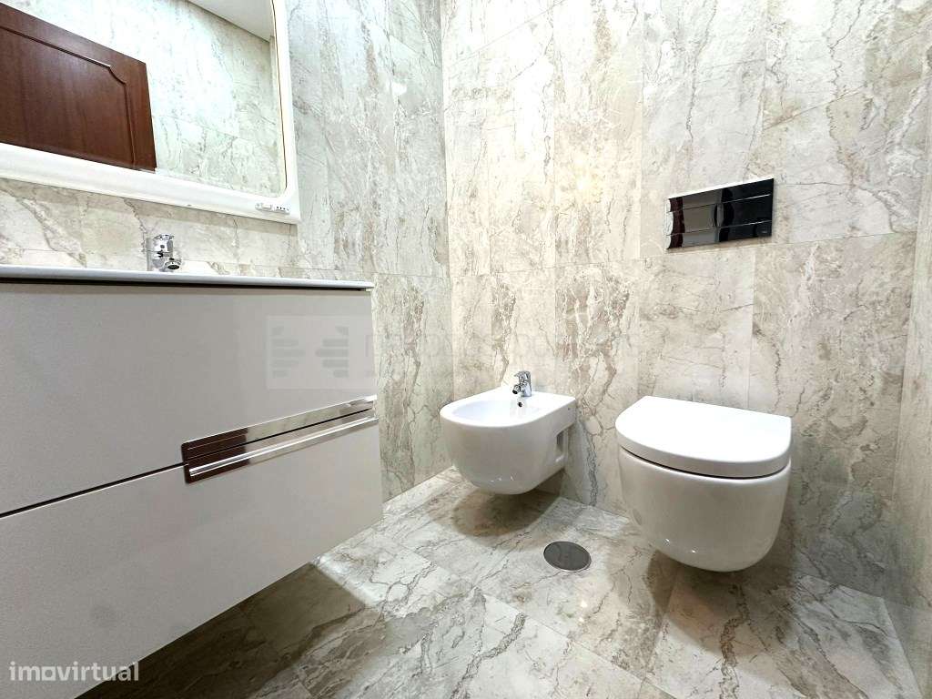 Apartamento T3 ultimo andar com terraço e marquise, garagem individ...-13