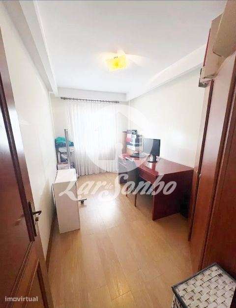 Apartamento T3, situado em Ermesinde  Espaçoso, luminoso e com loca...-16