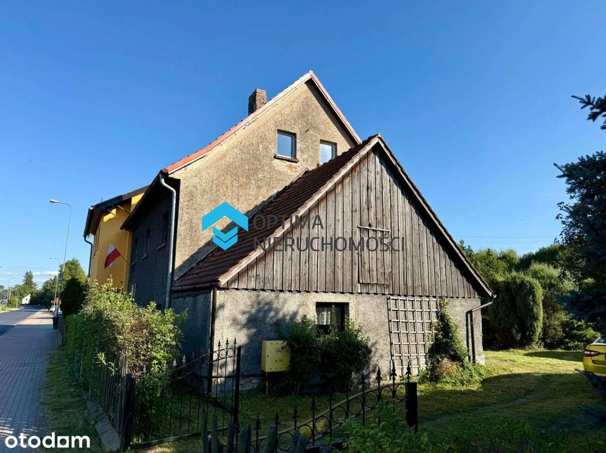 Dom z potencjałem w spokojnej dzielnicy-1