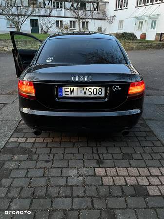 Audi A6 2.4 - 8