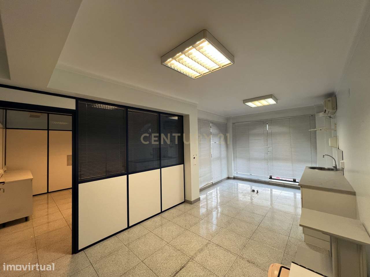 Escritório na Av. Marquês de Pombal em Leiria - Grande imagem: 3/14