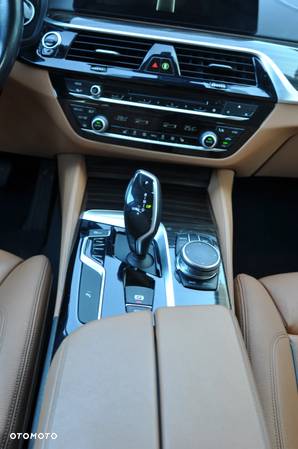 BMW Seria 5 520d Luxury Line - 16