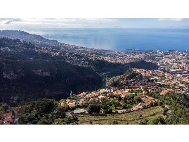 Quinta de Luxo com Duas Moradias e Vista Mar – Um Refúgio Exclusivo no-43