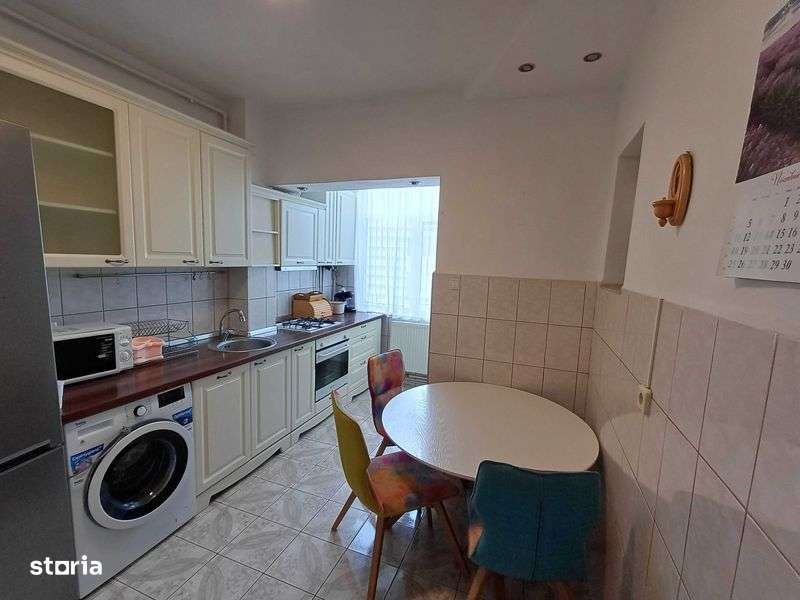 Vanzare apartament  3 camere - Imagine principală: 4/8