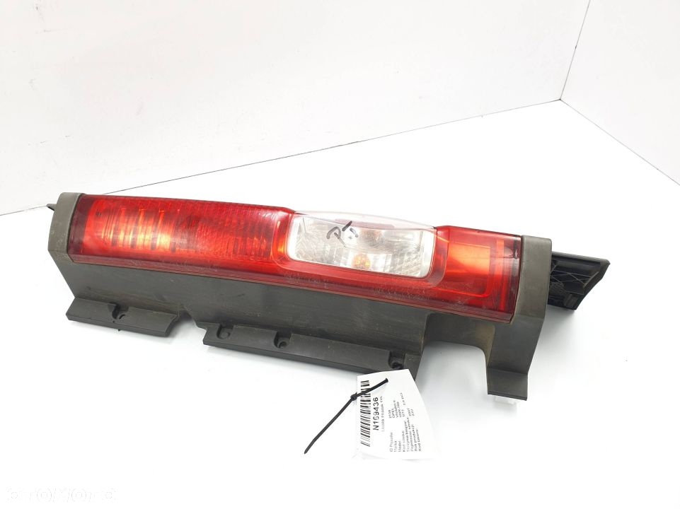 LAMPA PRAWA TYŁ OPEL VIVARO II 93857722 - 4