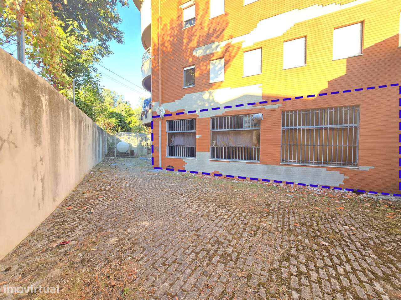 Loja com 109m2 e 3 frentes no centro de Vila Verde - Grande imagem: 3/11