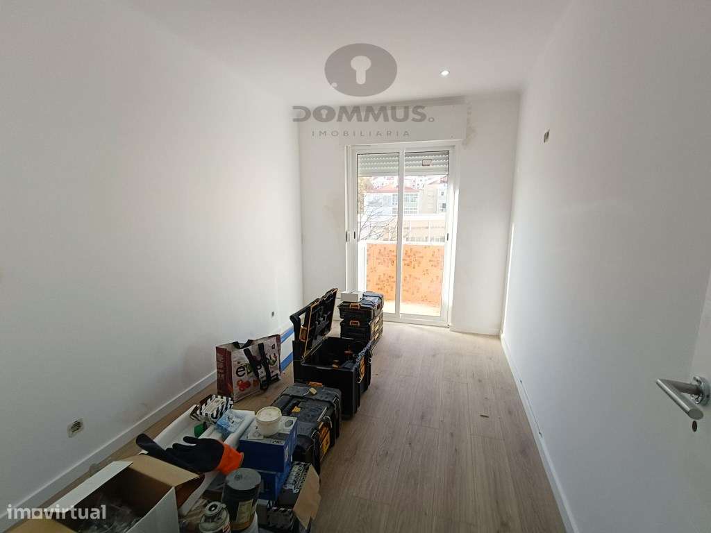 Apartamento T3 na Damaia totalmente Remodelado-23