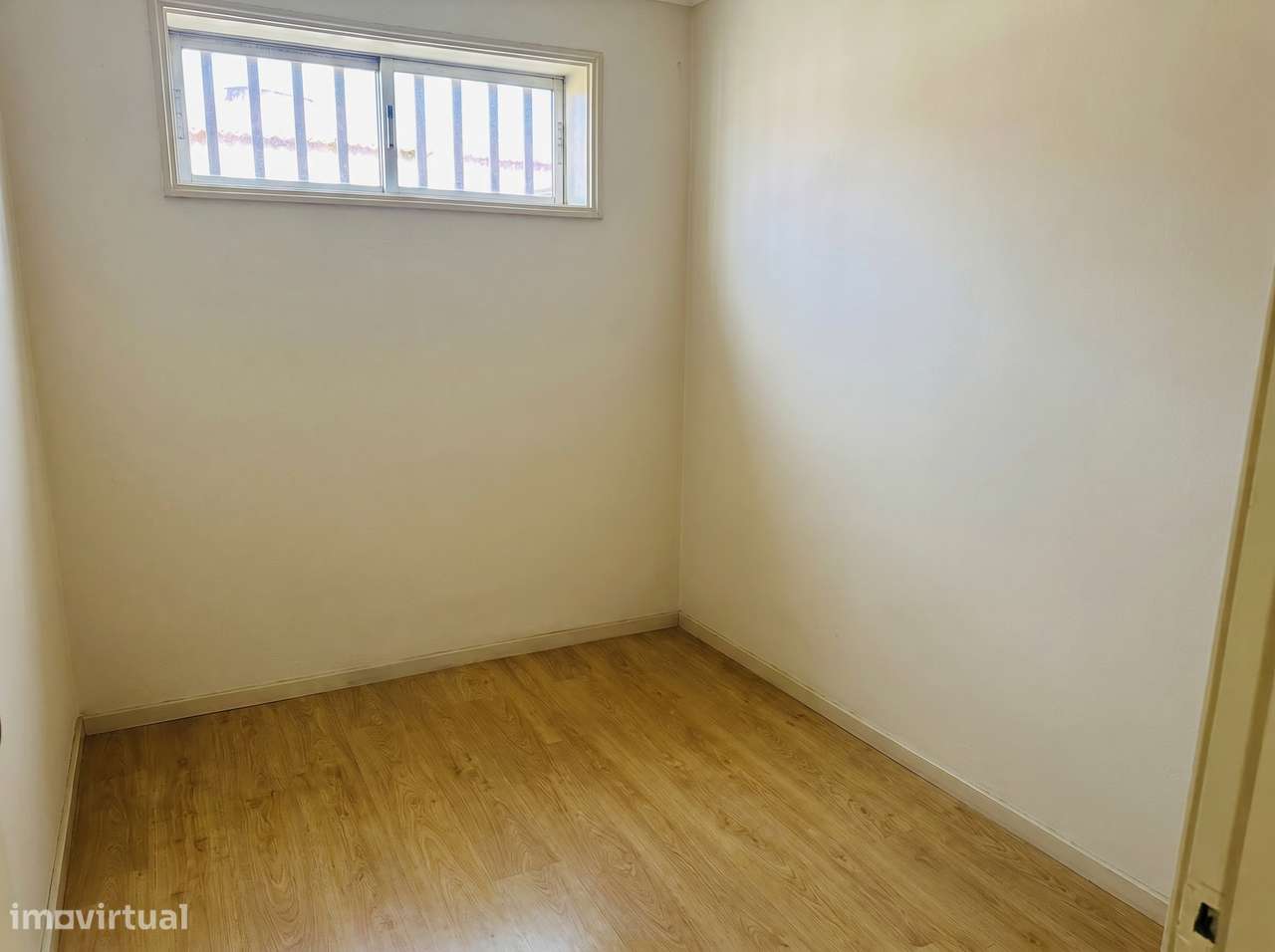 Espaçoso T2+1, mais sótão e lugar garagem no coração de Valongo-5
