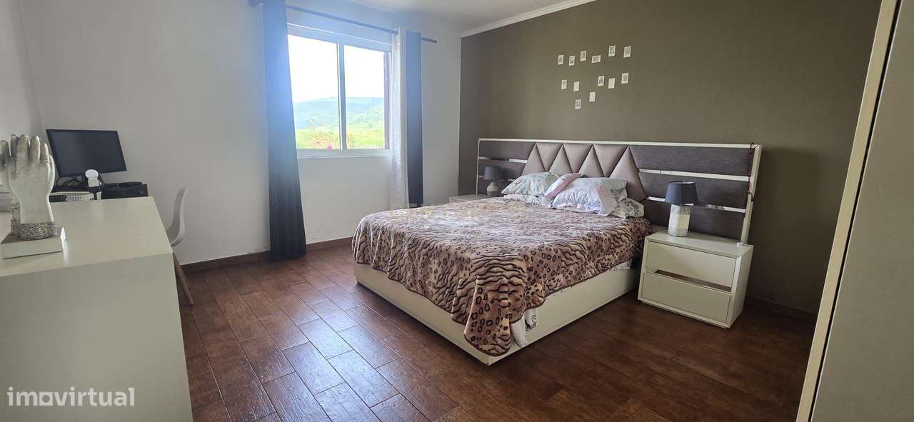 Moradia V3 com Terreno de 1.392 m² na Lomba do Pomar – Povoação-7