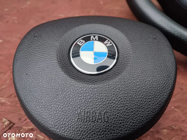 BMW E82 / E90 / E90 LCI / E92 / E92 LCI / E93 / E93 LCI. ORYGINALNA KIEROWNICA WIELOFUNKCYJNA / MULTIFUNKCYJNA M-PAKIET + PODUSZKA AIRBAG PALONA NA PRZYCISK START - STOP  O NR: 2 283 733 OEM. - 13