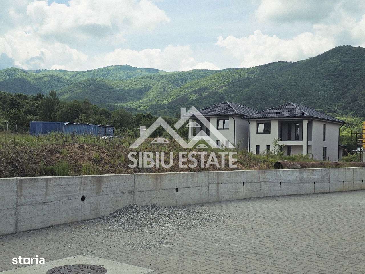 Vila spațioasa cu priveliște superbă spre cetatea Cisnadioarei-1