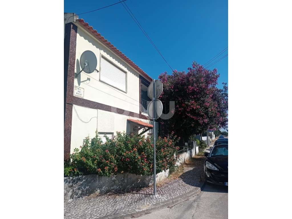 Moradia T3 para remodelar-6
