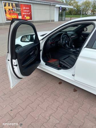 BMW Seria 3 335i xDrive - 9