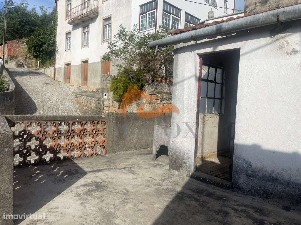 Casa por recuperar em São Sebastião da Feira (Oliveira do Hospital)-16