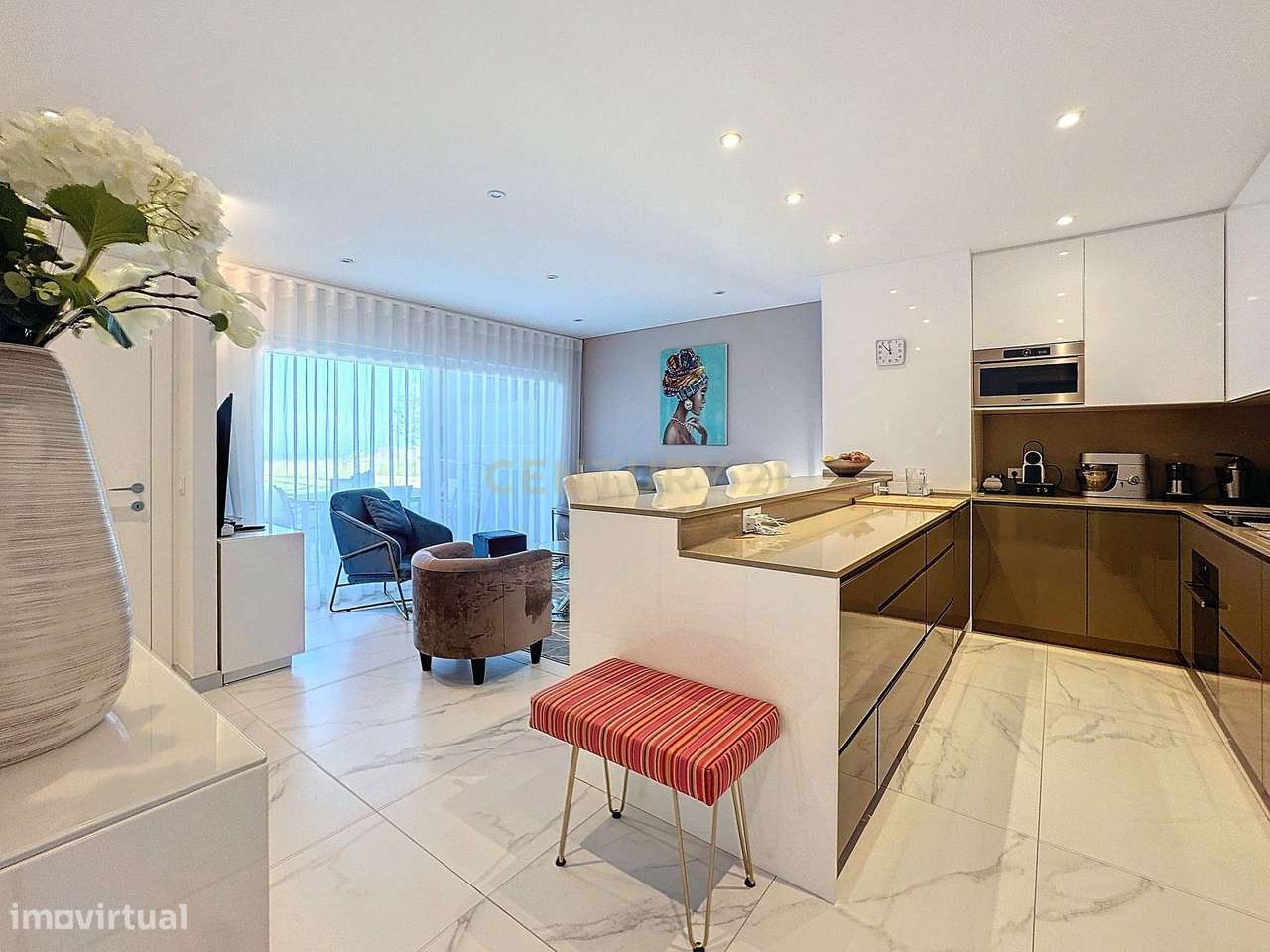 Excelente apartamento T2 - Condomínio de luxo na Nazaré - Vista mar-16