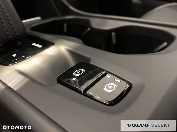 Volvo XC 40 - 30