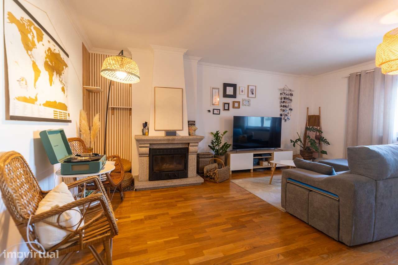 Apartamento T3, junto ao Hospital de SJ e Universidades - Grande imagem: 2/29