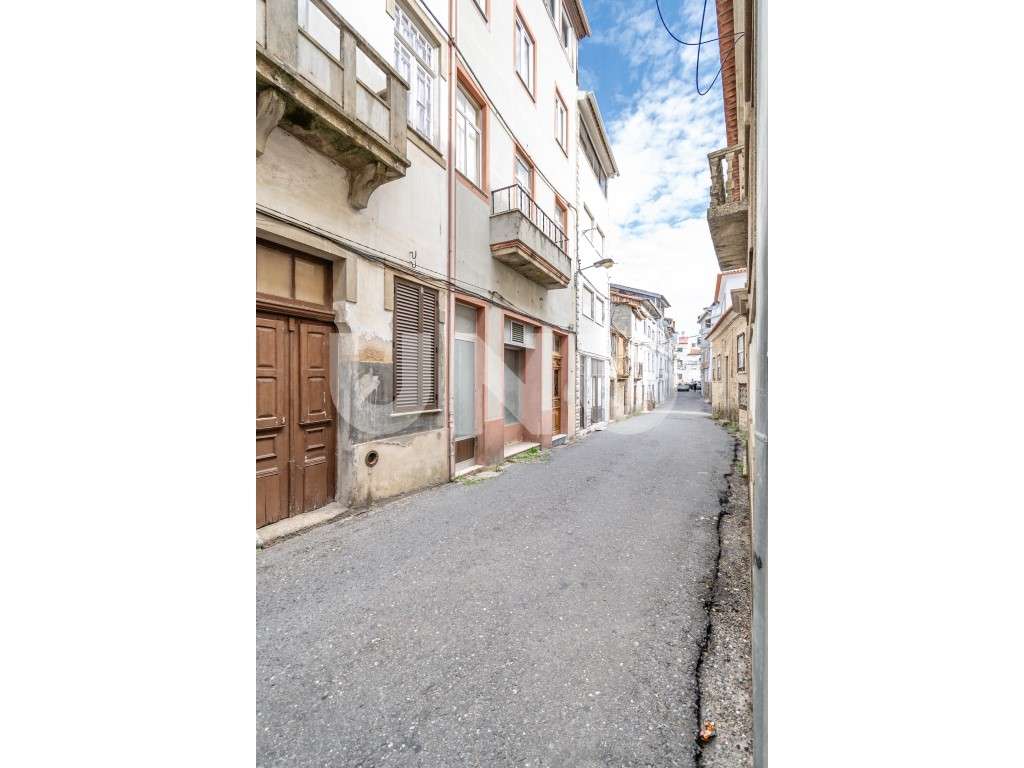 Prédio com Dois Edifícios Independentes no Tortosendo - Elevado Pot...-45