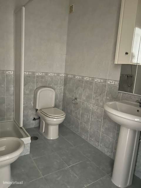 Apartamento T3 c/ terraço e garagem em Leiria-9