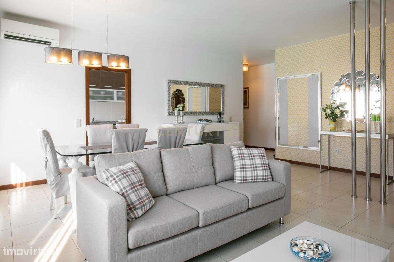 Apartamento T2 bem localizado na Nazaré com piscina e garagem. - Grande imagem: 3/28