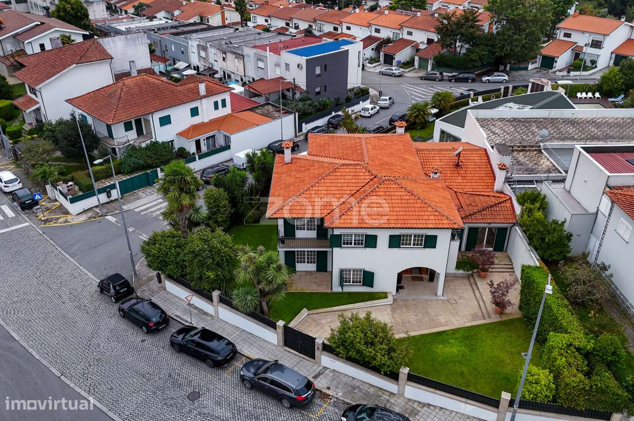 LUXUOSA MORADIA - LOCALIZAÇÃO PREMIUM NO CENTRO DE FAMALICÃO-59