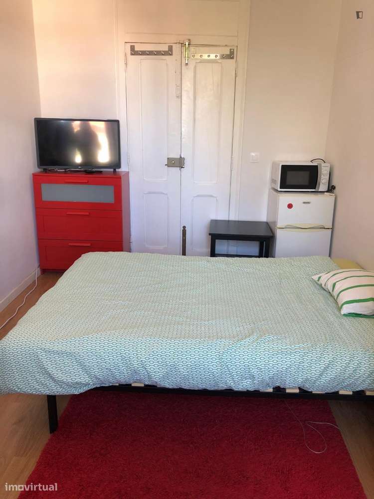 Quarto - localizado em São Sebastião Lisbon - Grande imagem: 4/6