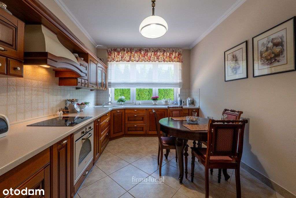 Dom przy ścianie lasu, możliwe 4 sypialnie-14