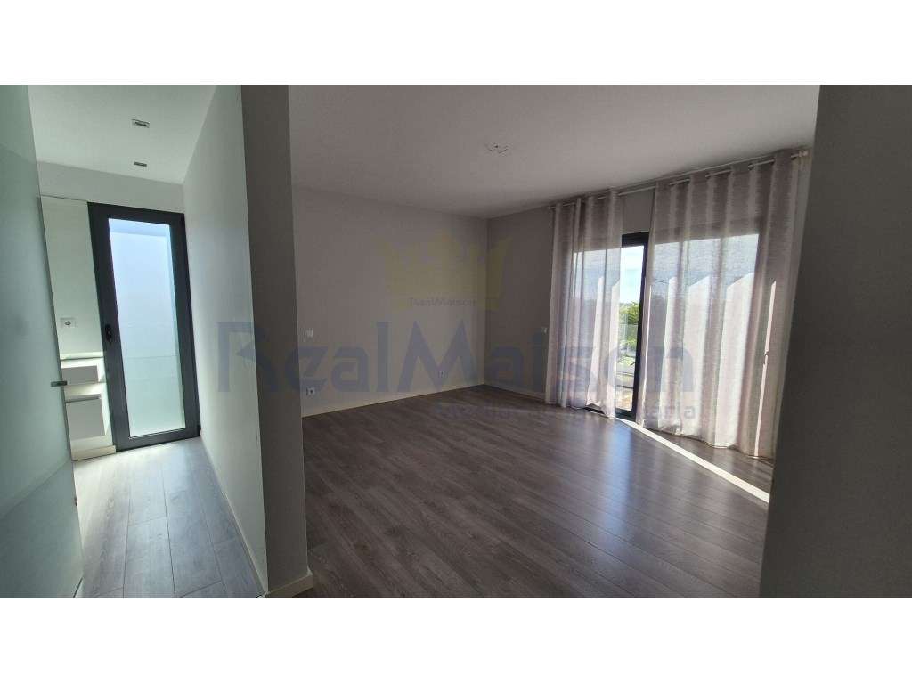 Excelente Moradia de Luxo c/ 7 quartos, Piscina e Jardim-14