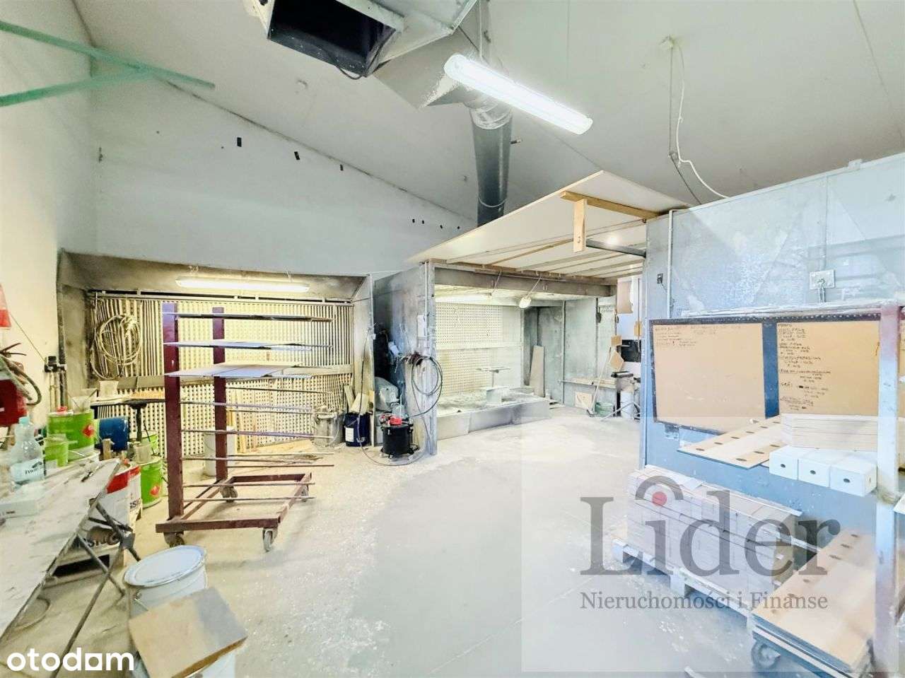 Hala produkcyjna z zapleczem biurowym i magazynowy-17