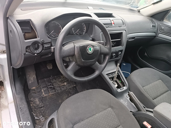 Skoda Octavia II 2004-2013 LA7W Ćwiartka drzwi dach silnik - 6