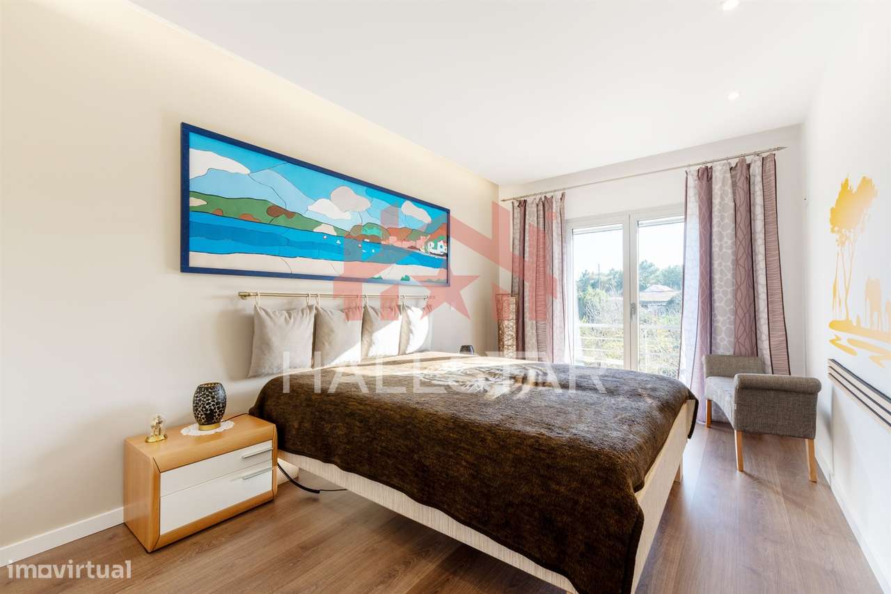 Moradia T4 / Jardim e Garagem / Cela-32