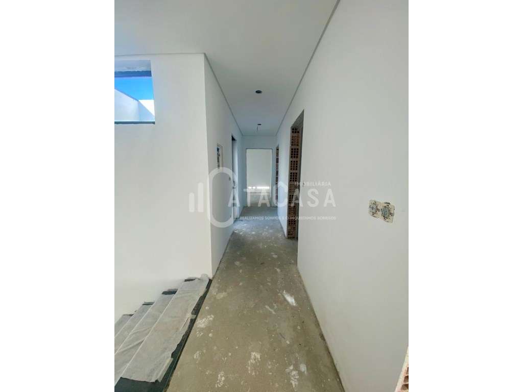 Moradia Geminada T3+1 Nova para Venda em Anadia-15