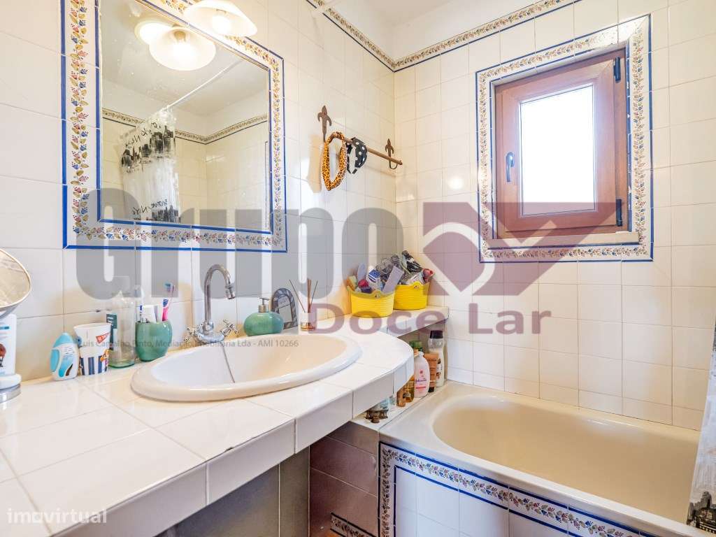 Moradia Isolada T3 com Piscina em Sesimbra-22