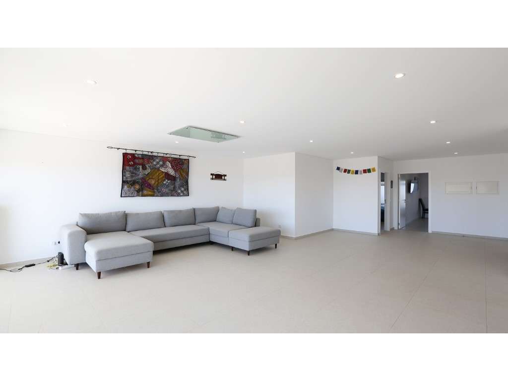 Penthouse T2 com vista panorâmica de mar e terraço privado em condo...-9