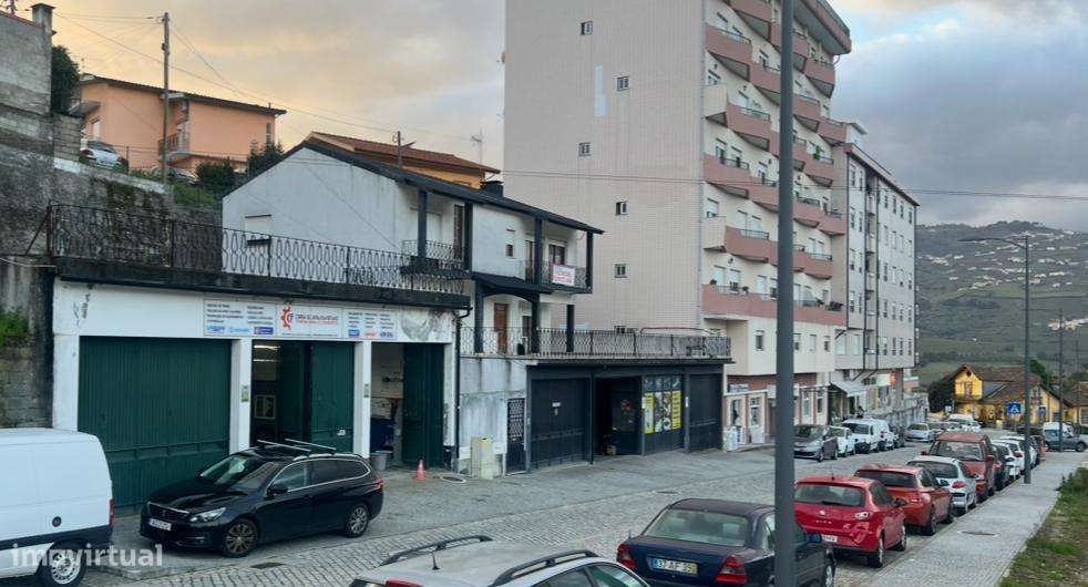 Moradia T4 com 3 LOJAS AREENDADAS E GRANDES TERRAÇOS - Peso da Régua-24