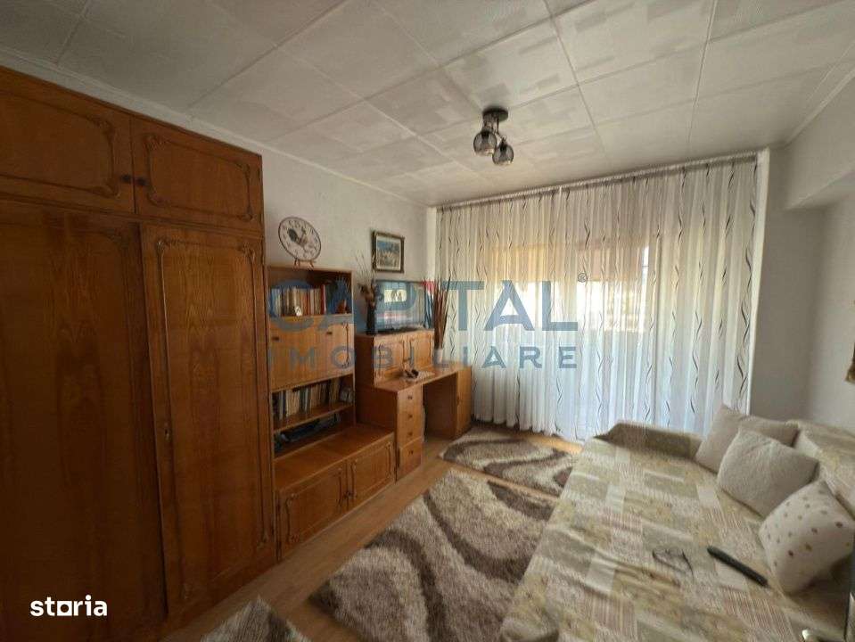 Apartament cu 3 camere decomandate, 21 Decembrie 1989, priveliste pano - Imagine principală: 4/10