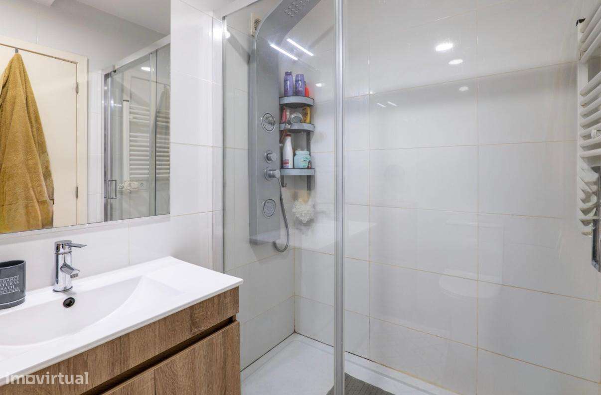 Apartamento T3 Renovado no coração de Matosinhos-19