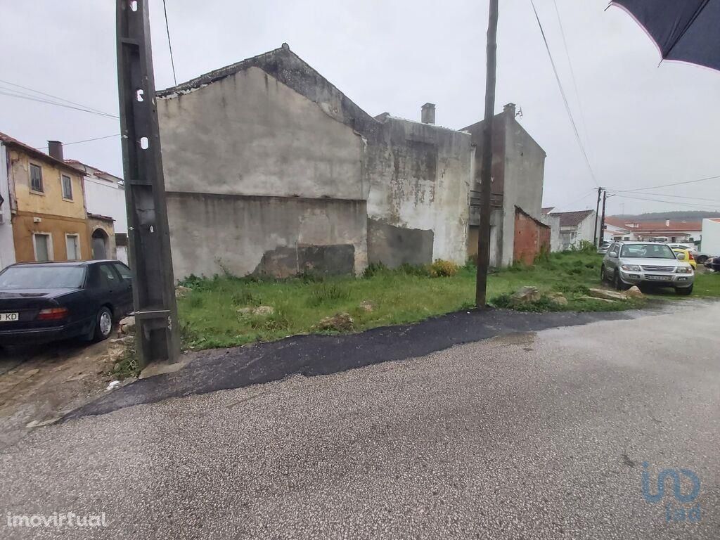 Terreno em Leiria de 595,00 m2