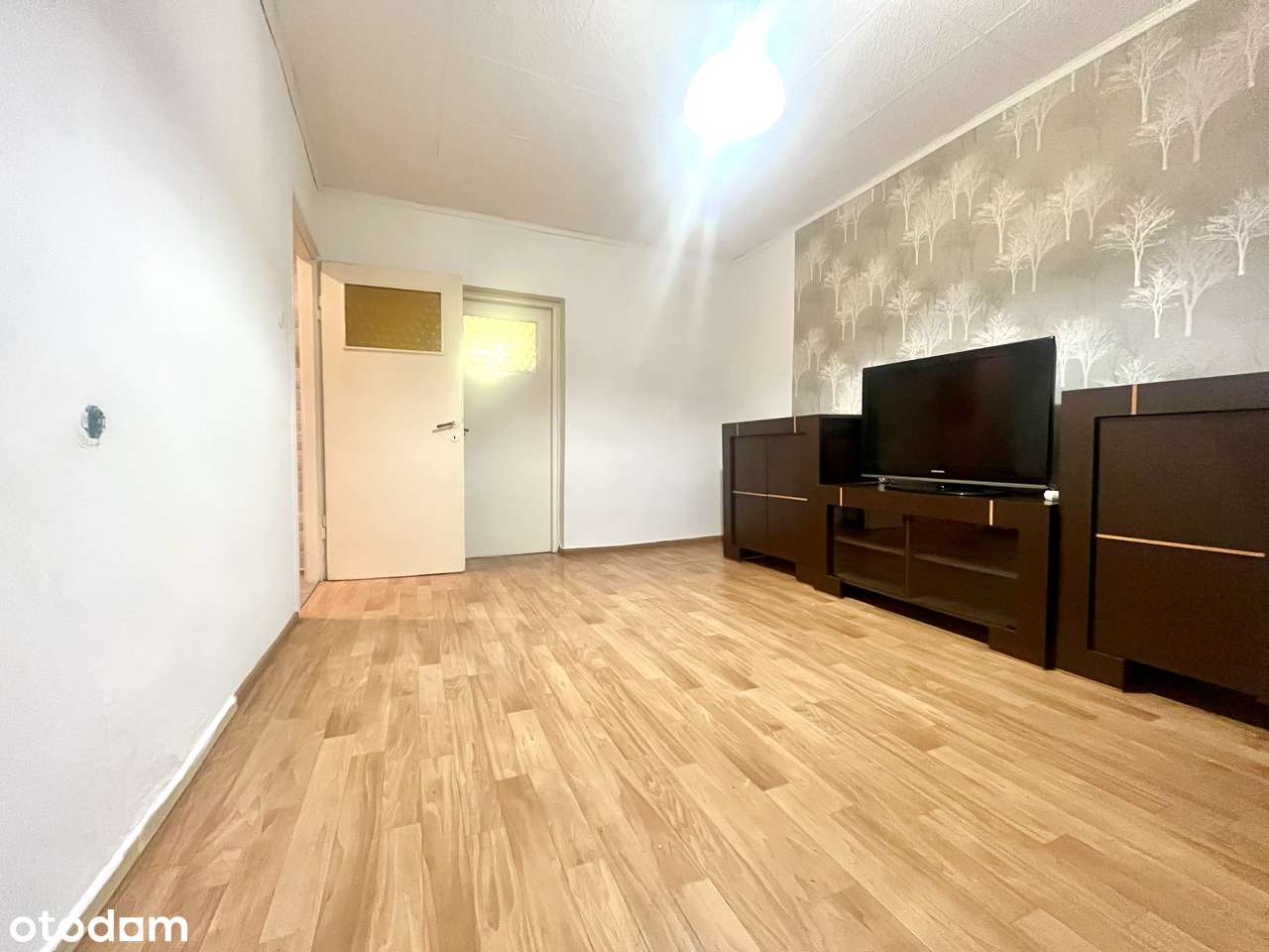 Dwupokojowe, 1 piętro z ogrzewaniem z sieci w dobrej cenie.-11