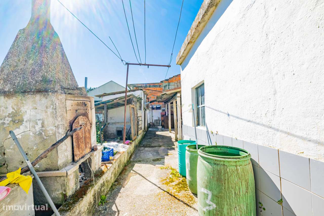 Moradia T3 com Quintal Amplo, Garagem e Anexo – Zona Tranquila da Moit-42