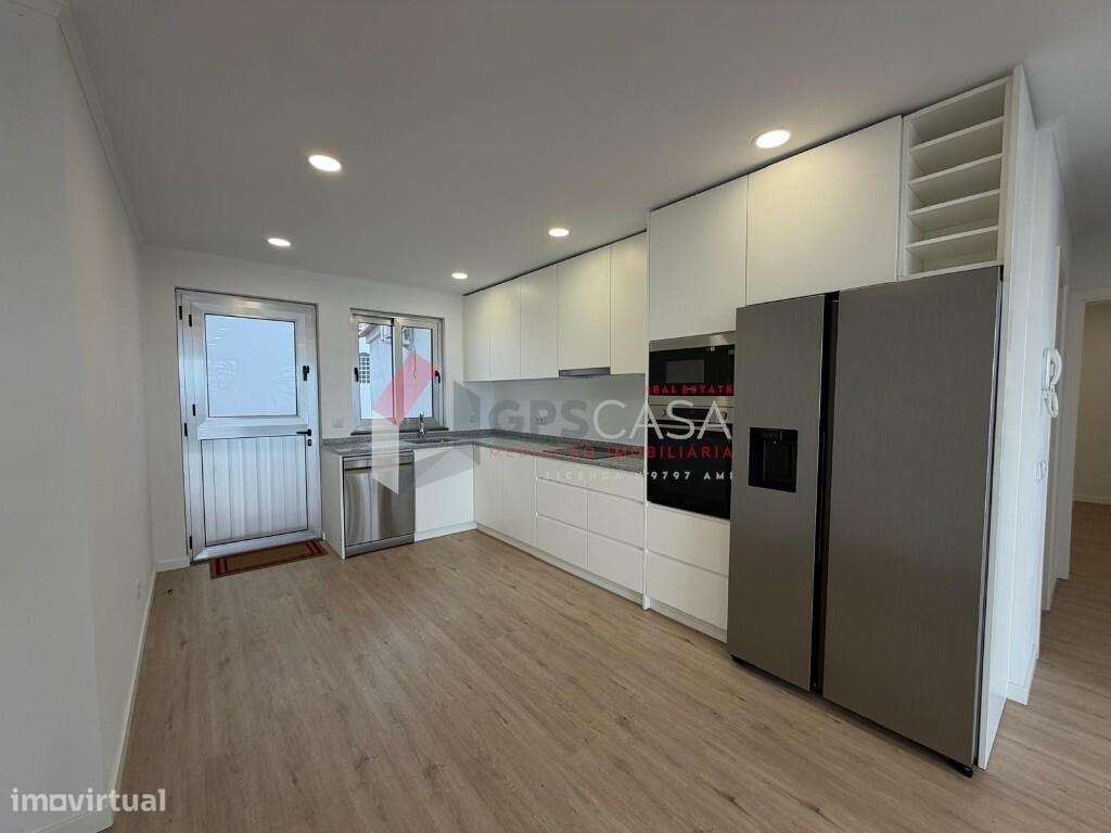 Moradia T3+1 com vista mar – Santa Cruz-20