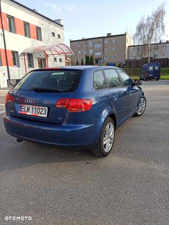 Audi A3 1.6 Sportback Ambiente - 3