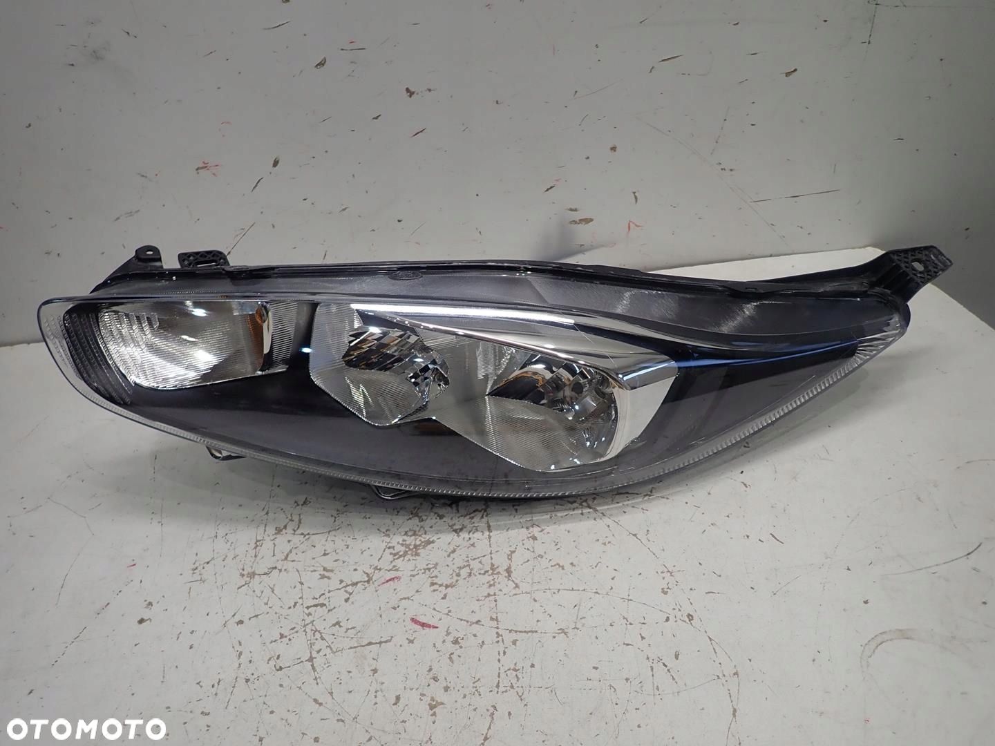 Lampa przód lewa FORD FIESTA MK7 LIFT 2013- - 1