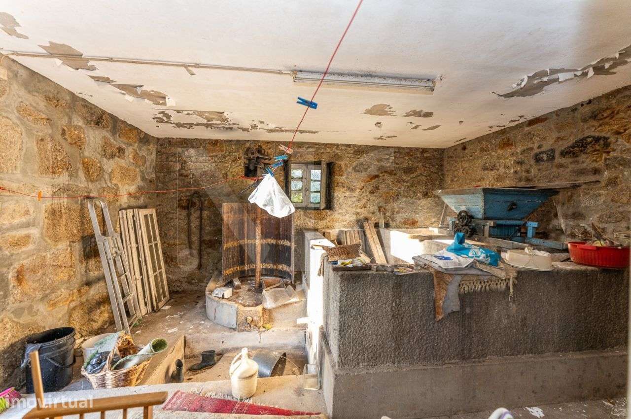 Quinta, com Moradia habitável e Terreno de 8744m² em Fânzeres-Gondomar-12